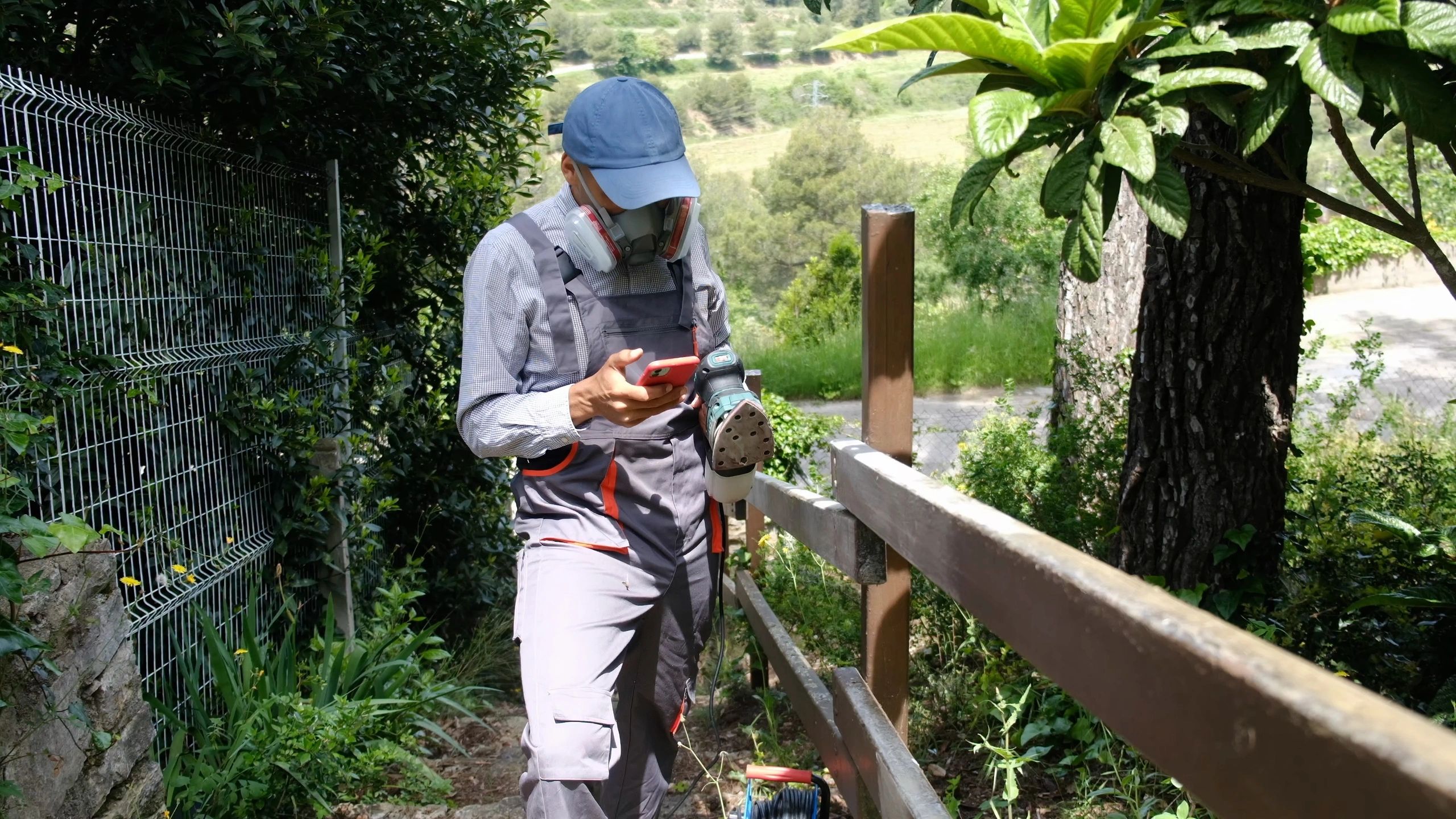Fence maintenance work
